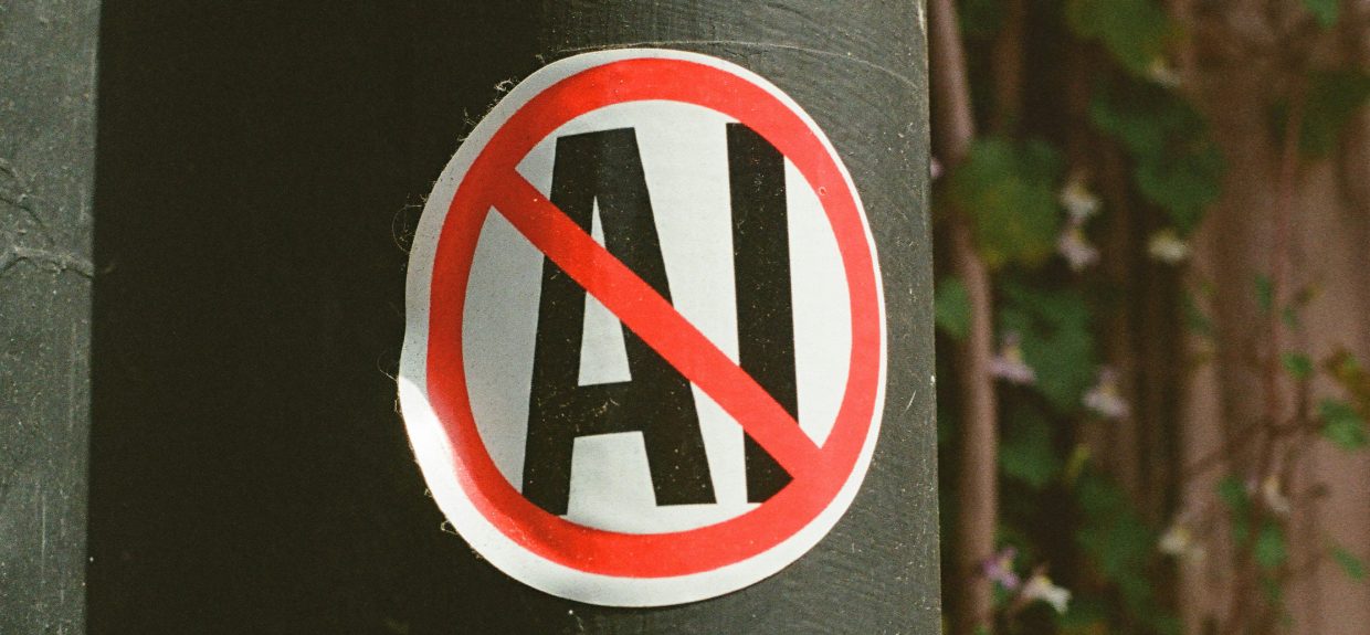 Internet chce znów człowieka. A prawo chce wiedzieć, kiedy zastąpiła go AI 1